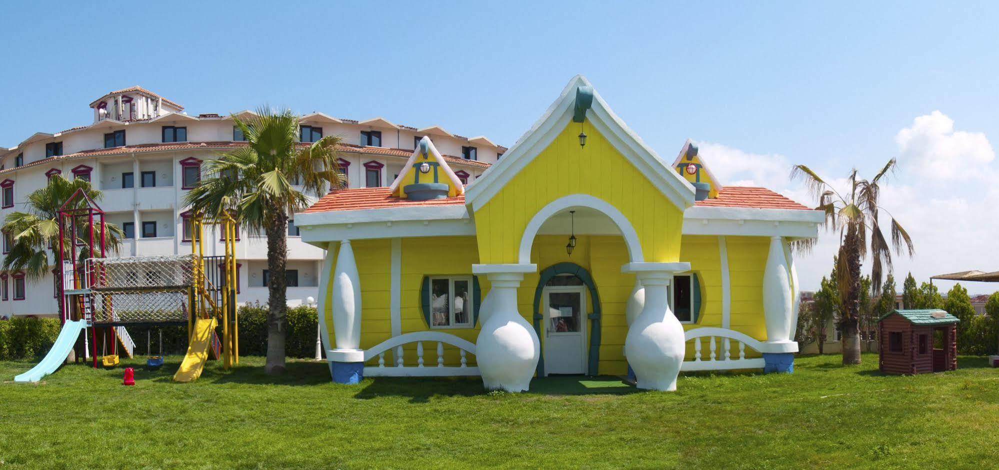 Cesars Side Hotel Exterior photo